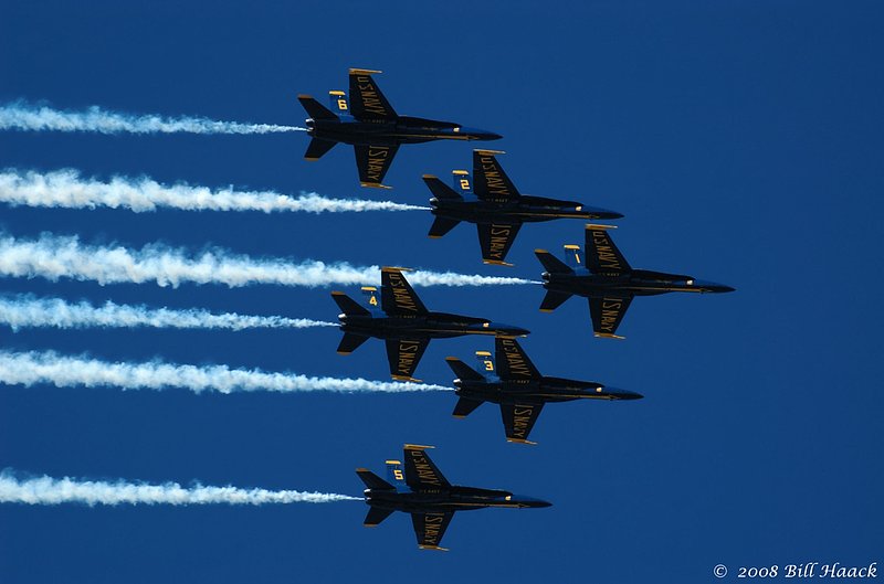 80_DSC_9088 Blue Angels 6 smoke 021 090107.jpg