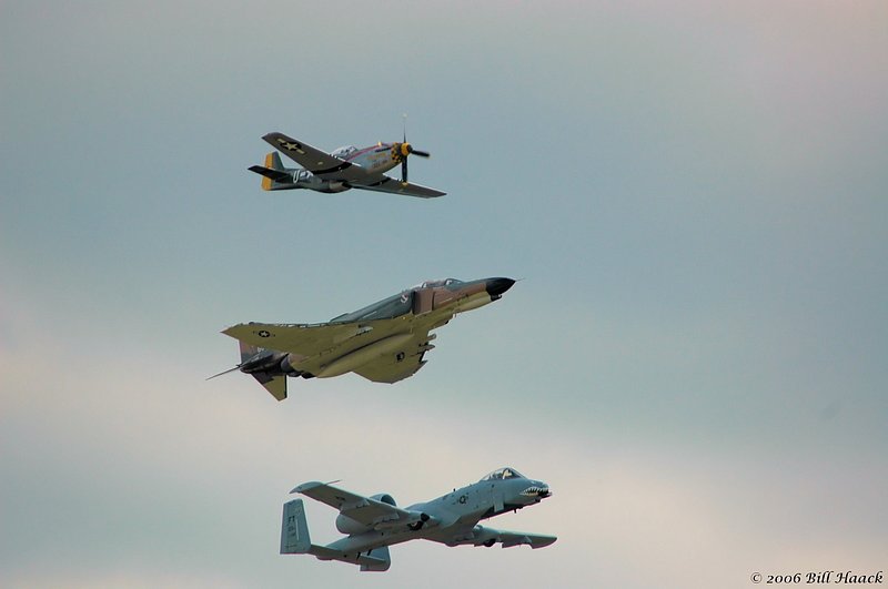 80_DSC_9341 3 planes 50 years 090206.jpg