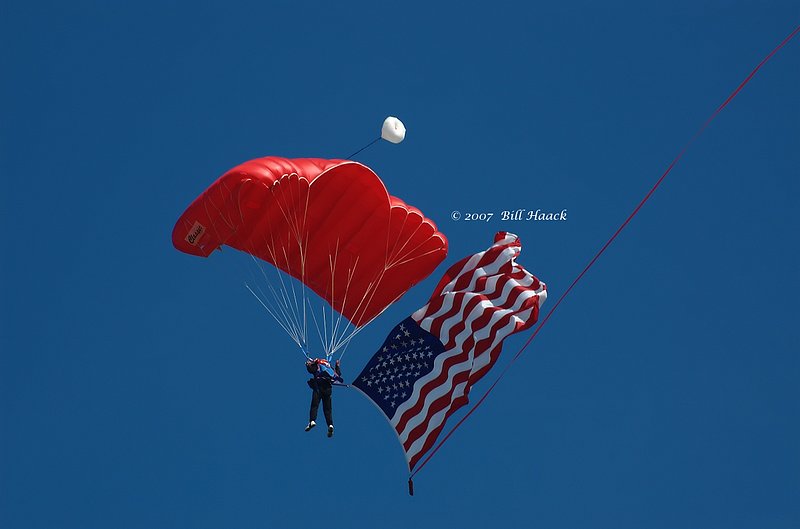 83_DSC_0068 parachutist w flag 091606_1.jpg
