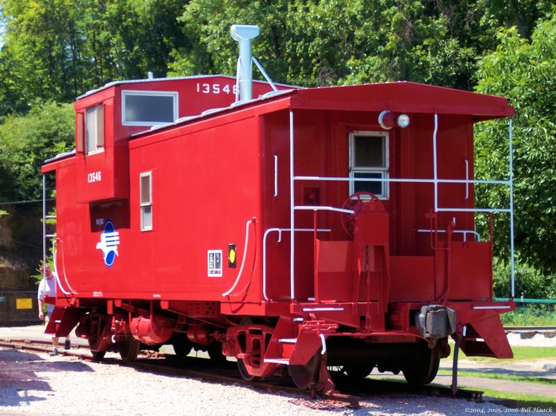 89_100_0155 red caboose 080604.jpg