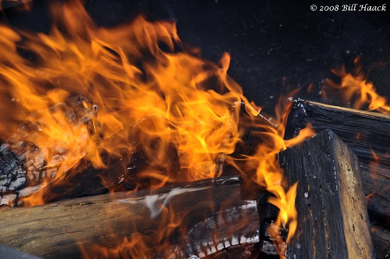 98_DSD0242 Dickens Village fire 001 121308.jpg