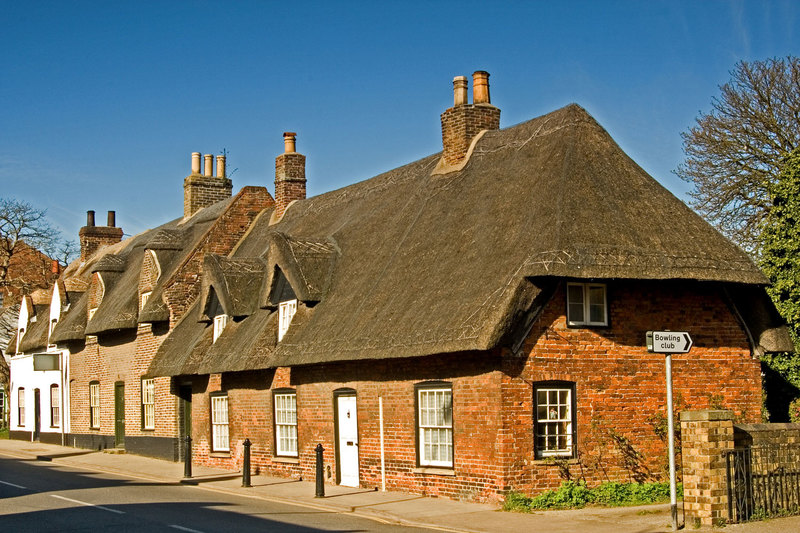 ALF_2190-1(a).jpg :: Row of Thatched Cottages in Alford, Lincolnshire