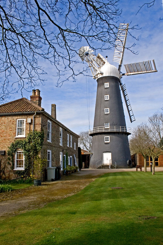 ALF_2204(a).jpg :: The five sailed Tower Mill, Alford, Lincolnshire