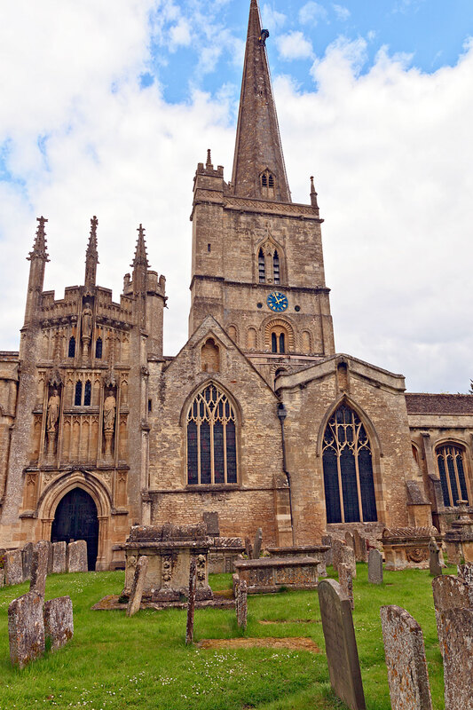 BFD21_011.jpg :: St John the Baptist Church, Burford with steeplejacks working on the Spire