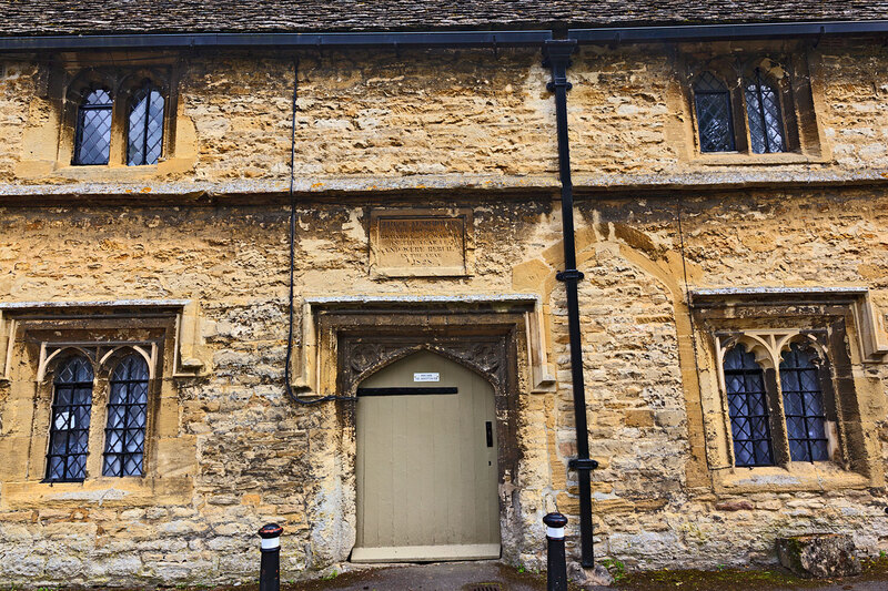 BFD21_020.jpg :: The Warwick Almshouses rebuilt 1828 in Church Street, Burford, Oxfordshire