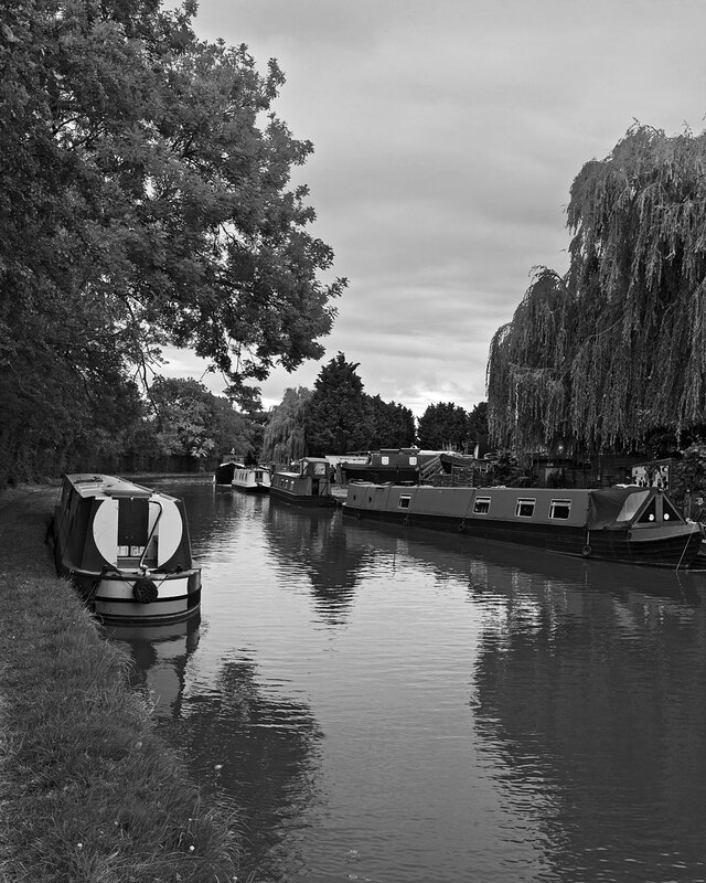 CNL20_0292w.jpg :: Canal Boats moored on the Grand Union Canal at Stoke Hammond, Milton Keynes