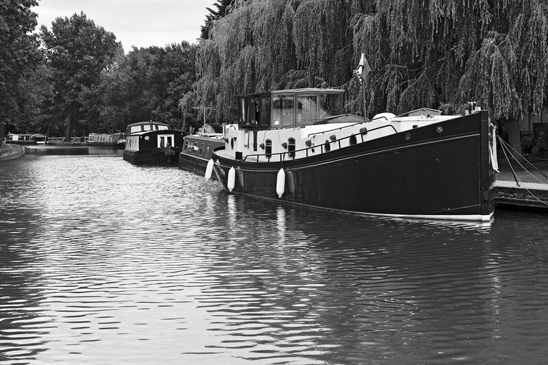 CNL20_0362w.jpg :: Canal Boats moored on the Grand Union Canal at Stoke Hammond, Milton Keynes