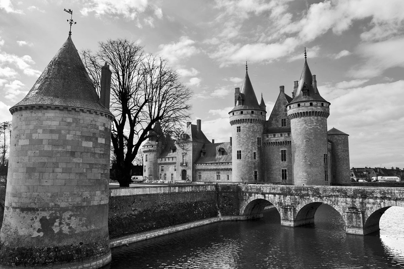 FRA_9752bw(1).jpg :: Château de Sully, Sully-sur-Loire, France
