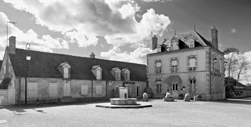 FRA_97812w(1).jpg :: Hotel Du Labrador at Saint Benoir sur Loire, Loiret, France