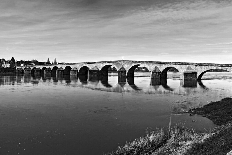 FRA_97832w(1).jpg :: 16th Century Bridge over the Loire River at Gien