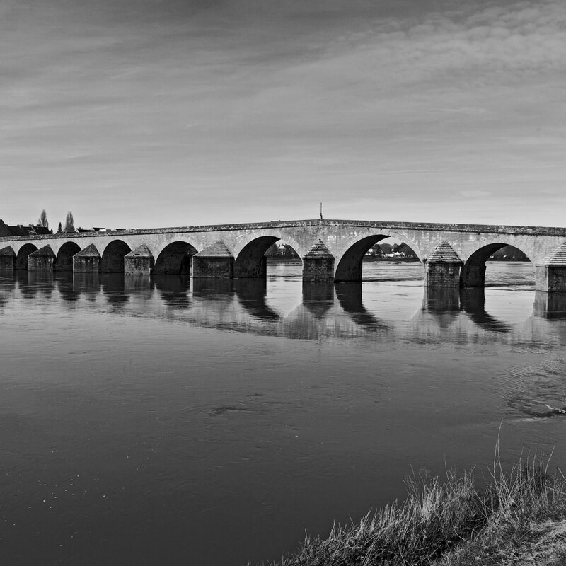 FRA_97833w(1).jpg :: 16th Century Bridge over the Loire River at Gien
