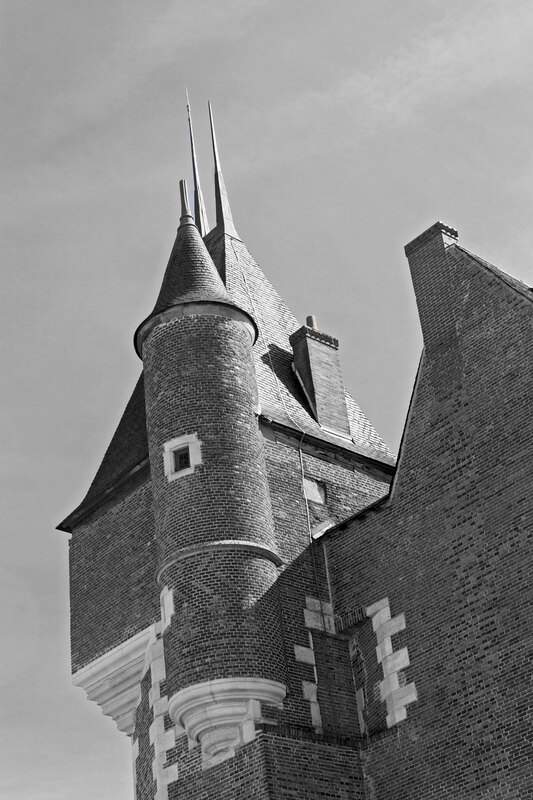FRA_97942w(1).jpg :: Tower & Turret of Château de Gien, France