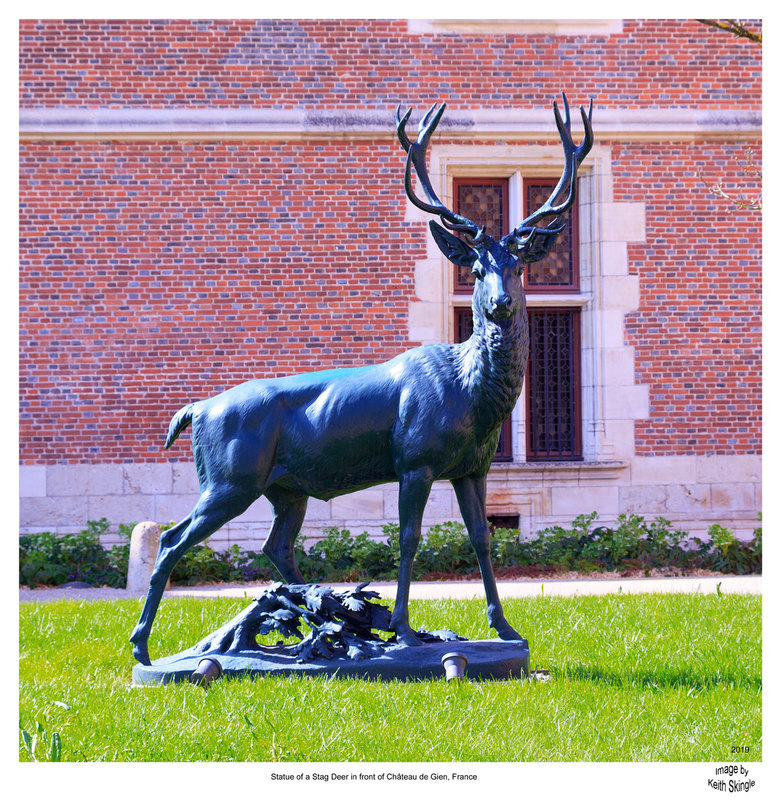 FRA_9799s(1).jpg :: Statue of a Stag Deer in front of Château de Gien, France