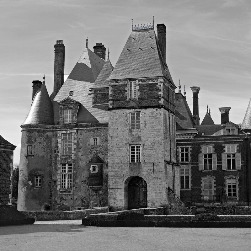 FRA_98201w(1).jpg :: Château de La Bussiére (The Fisherman's Castle) in the Loire Valley, France