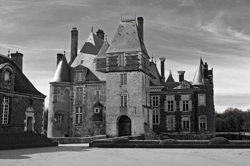 FRA_98202w(1).jpg :: Château de La Bussiére (The Fisherman's Castle) in the Loire Valley, France