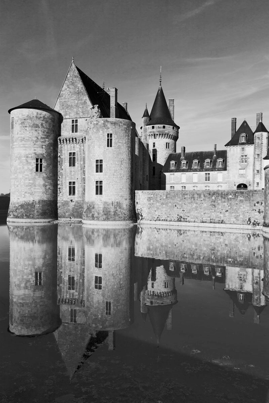 FRA_9850bw(1).jpg :: Château de Sully, Sully-sur-Loire, France