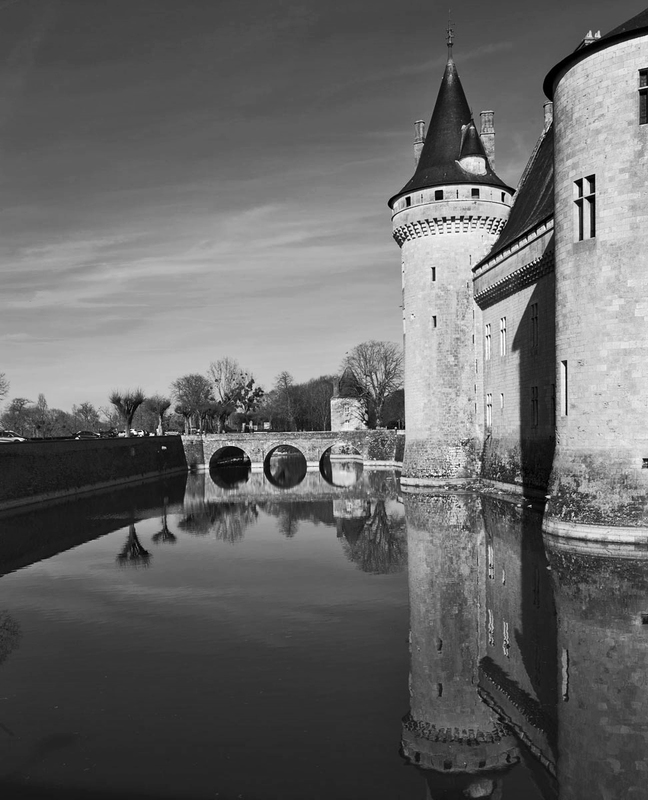 FRA_9853bw(1).jpg :: Château de Sully, Sully-sur-Loire, France