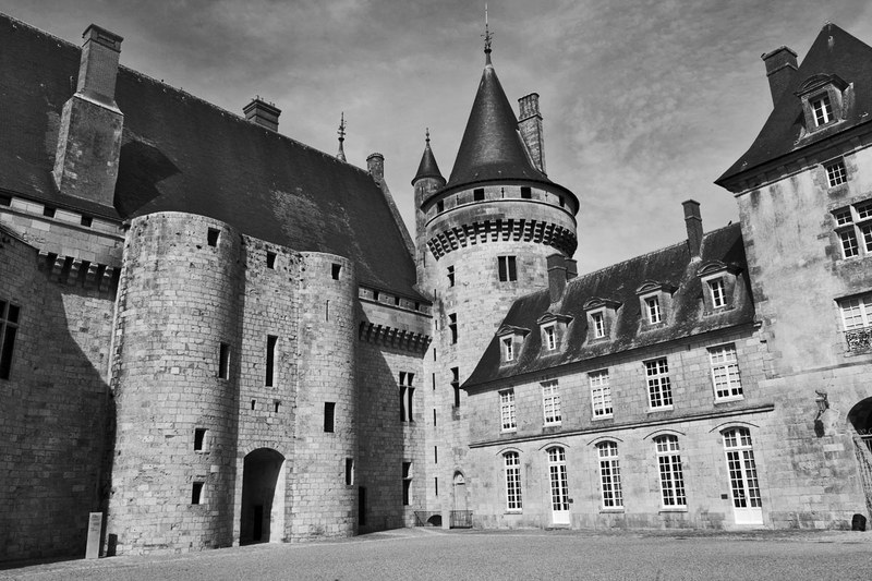 FRA_9887bw(1).jpg :: The Inner Courtyard at Château de Sully in Sully-sur Loire, France