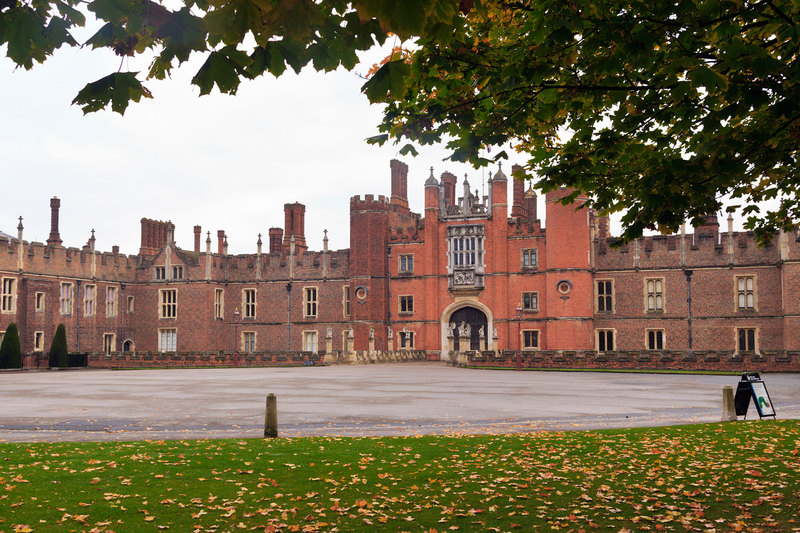 HCP_9148.jpg :: Hampton Court Palace Frontage