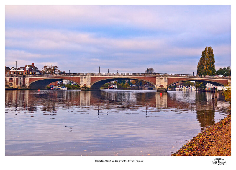 Hampton-Court-Bridge.jpg :: Hampton Court Bridge over the River Thames