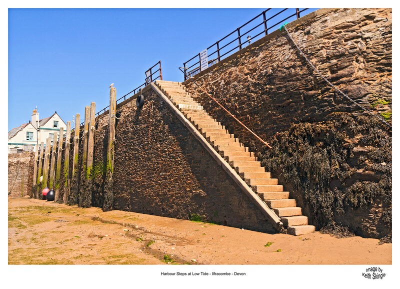 Harbour-Steps.jpg :: Harbour Wall & Steps at Low Tide in Ilfracombe