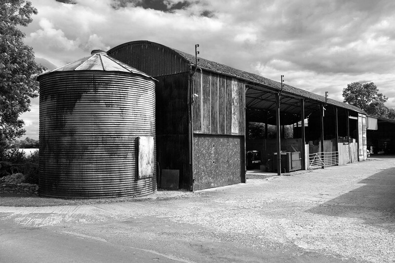 MKC19_0232w.jpg :: Farmyard Silo and Dutch Barn