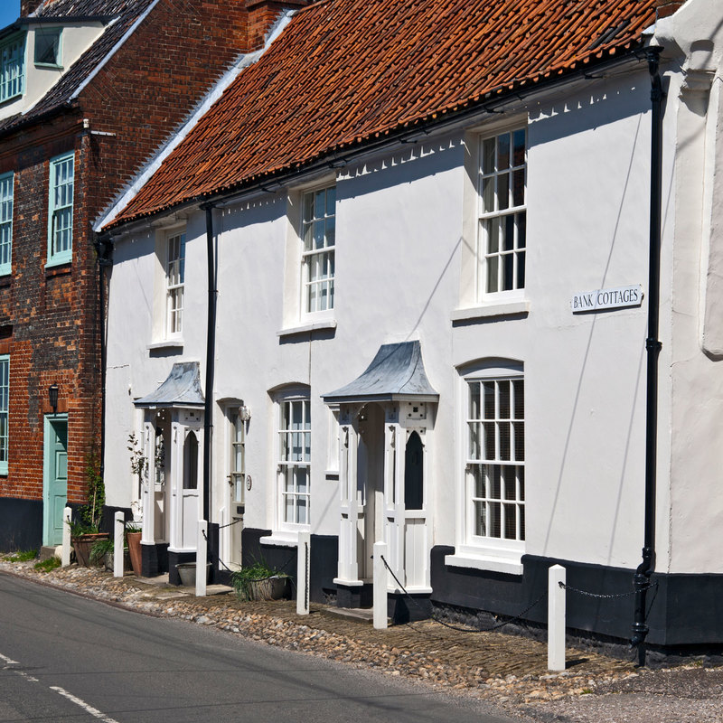 NFK_21191.jpg :: Bank Cottages in Cley next the Sea Norfolk