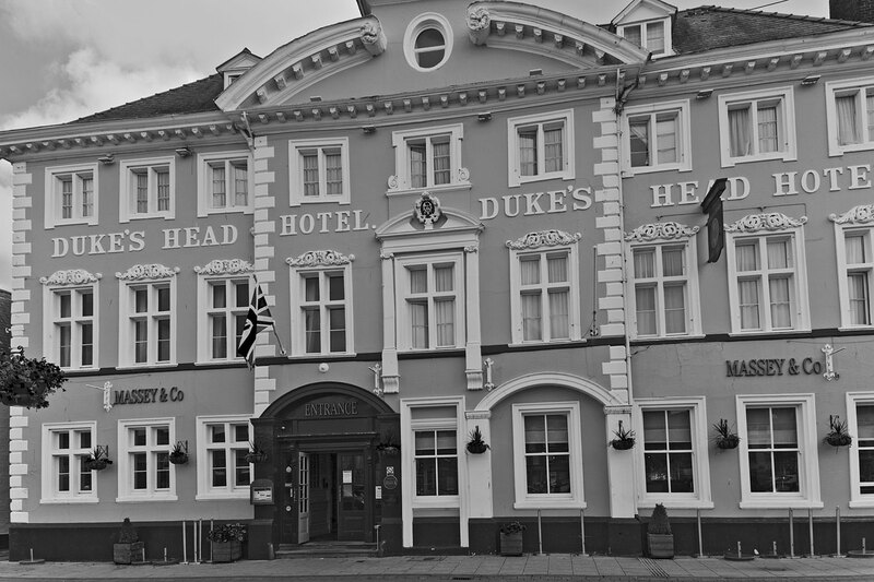 NFK20_0032w(1).jpg :: The Dukes Head Hotel, Tuesday Market Square, Kings Lynn, Norfolk, UK