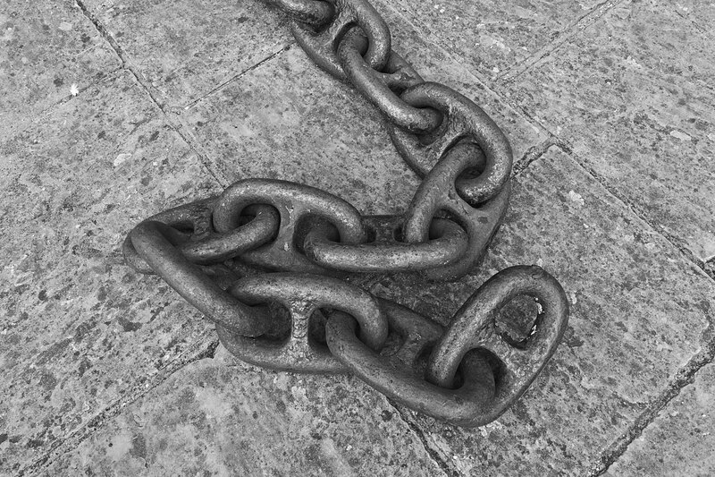 NFK20_0432w.jpg :: Ships Anchor Chain Links