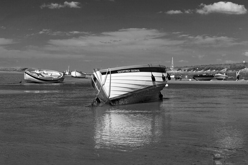 NFK20_0822w.jpg :: Boats at low tide at Burnham-Overy-Staithe, Norfolk, UK