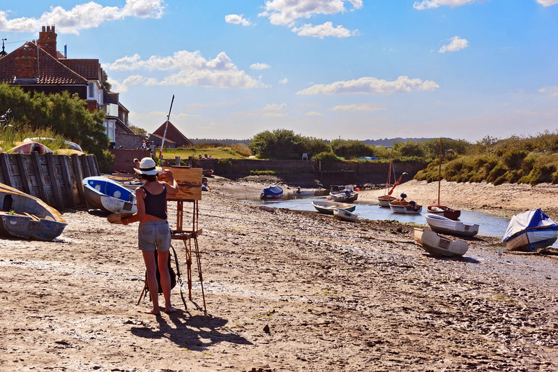 NFK20_089(1).jpg :: Female Artist on the beach at Burnham-Overy-Staithe, Norfolk, UK