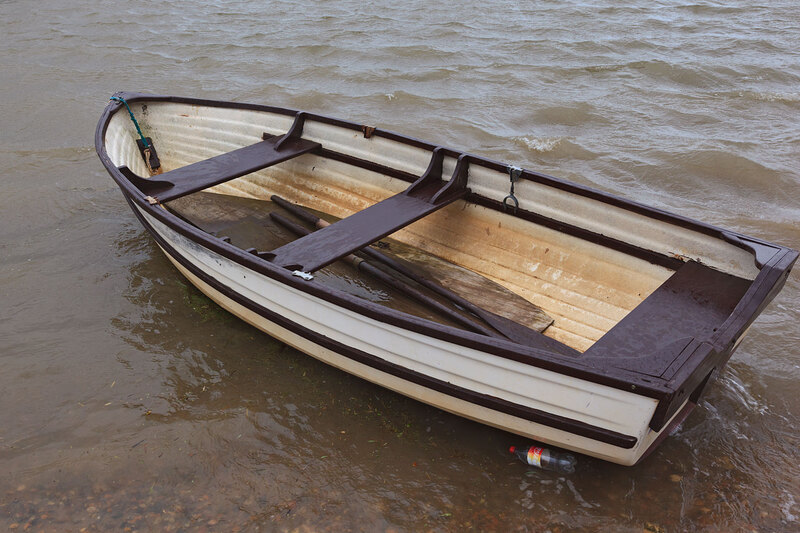 NFK20_103.jpg :: Small boat floating on creek at Burnham-Overy-Staithe, Norfolk
