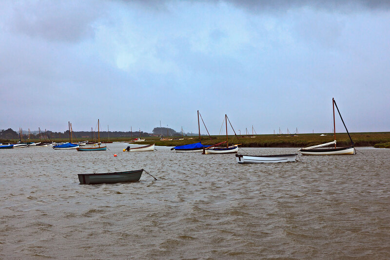 NFK20_106.jpg :: Boats on tidal moorings at Burnham-Overy-Staithe, Norfolk