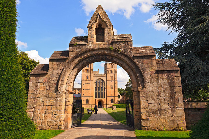 NSW19_016.jpg :: Entrance Archway to Southwell Minster, Nottinghamshire