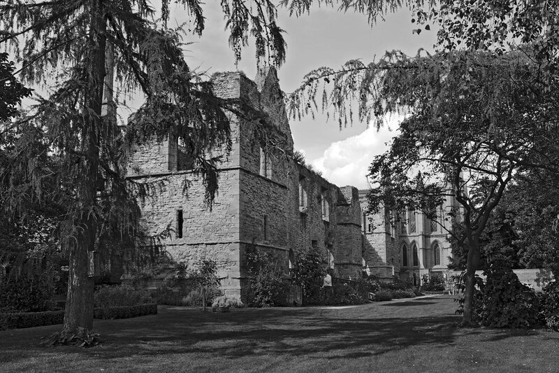 NSW19_0272w.jpg :: Remains of the Archbishops of York's Southwell Palace circa 1400 adjacent to Southwell Minster, Nottinghamshire