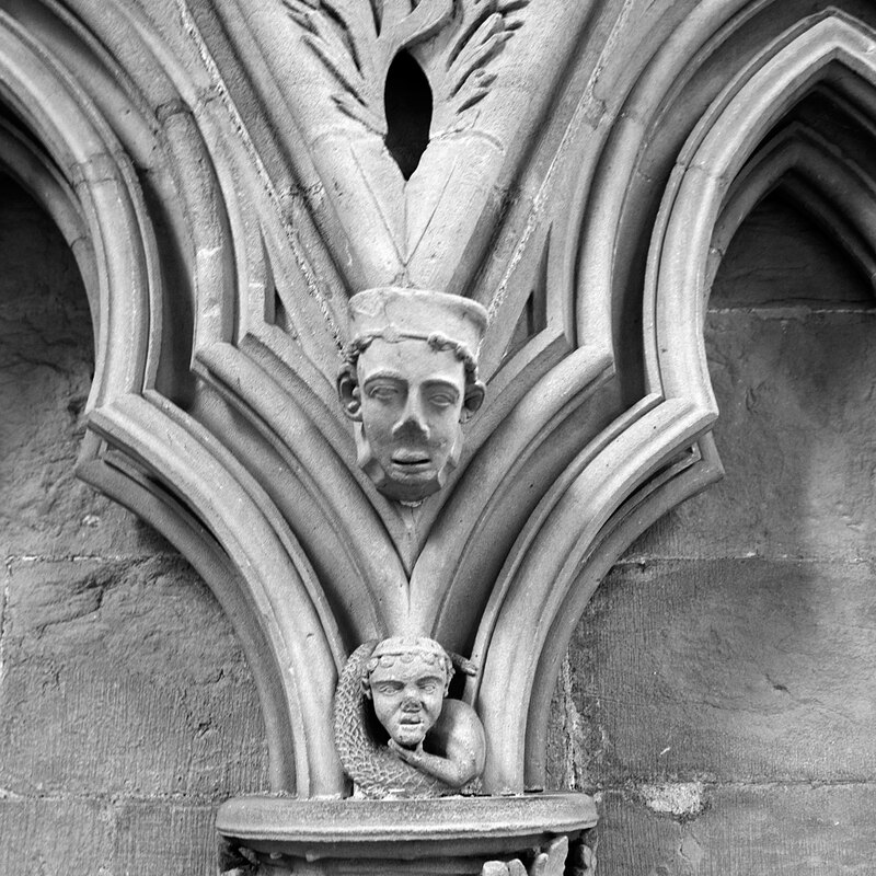 NSW19_0522w.jpg :: 13th century stone carvings around the seats in the Chapter House of Southwell Minster, Nottinghamshire