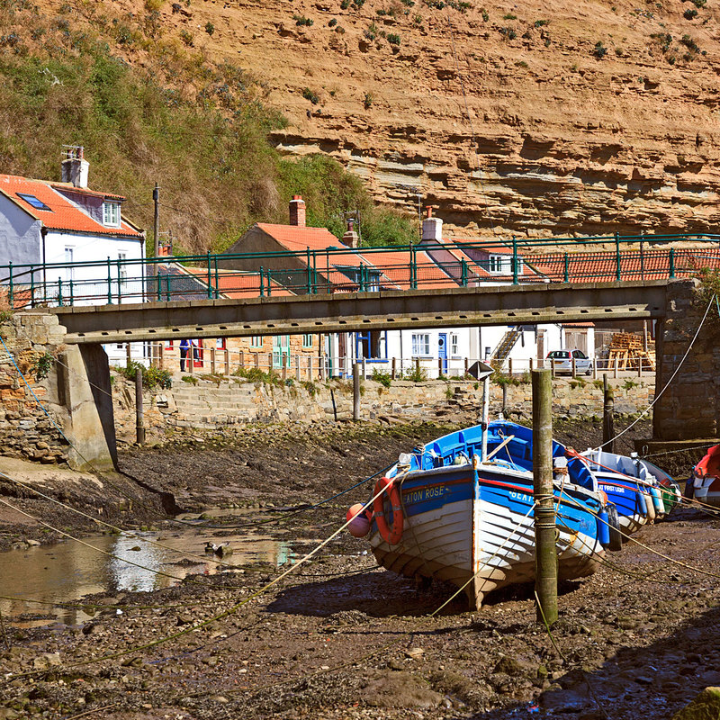 NYCS_18021.jpg :: Low tide on The Beck at Staithes Port on the North Yorkshire Coast