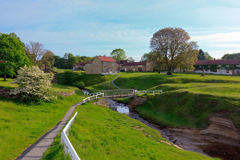 NYM19_013.jpg :: The pretty village of Hutton-le-Hole on the edge of the North York Moors, Yorkshire, England, UK