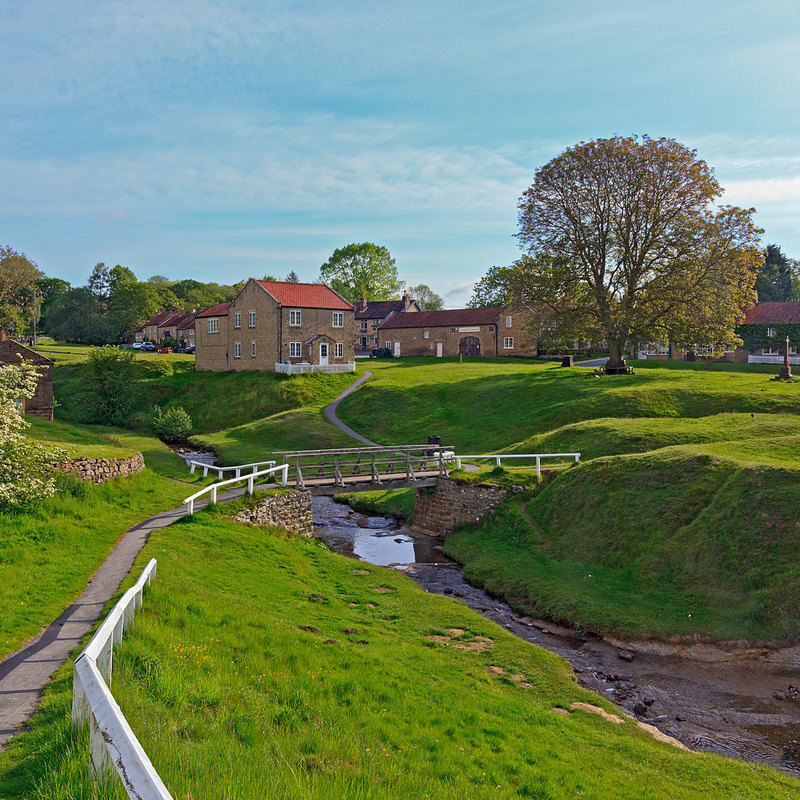 NYM19_0131.jpg :: The pretty village of Hutton-le-Hole on the edge of the North York Moors, Yorkshire, England, UK