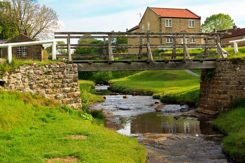 NYM19_025.jpg :: Hutton Beck meandering through the village of Hutton-le-Hole, North York Moors, Yorkshire, England, UK