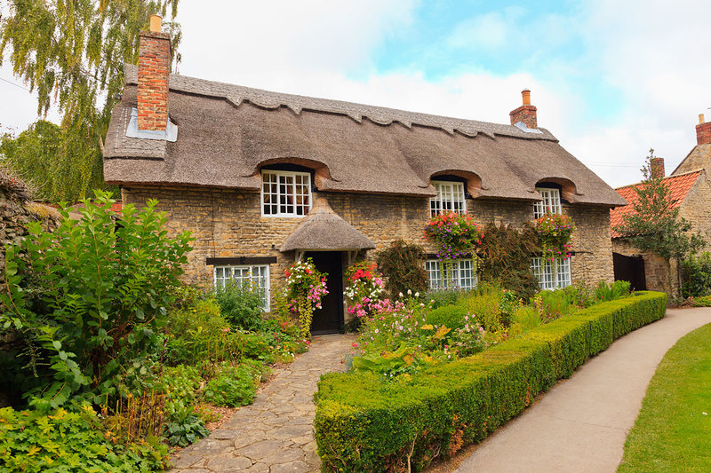 NYPT_1804(1).jpg :: Thatched Cottage by the Beck in Thornton-le-Dale North Yorkshire