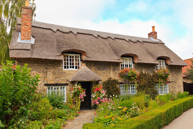 NYPT_1806.jpg :: Thatched Cottage by the Beck in Thornton-le-Dale North Yorkshire