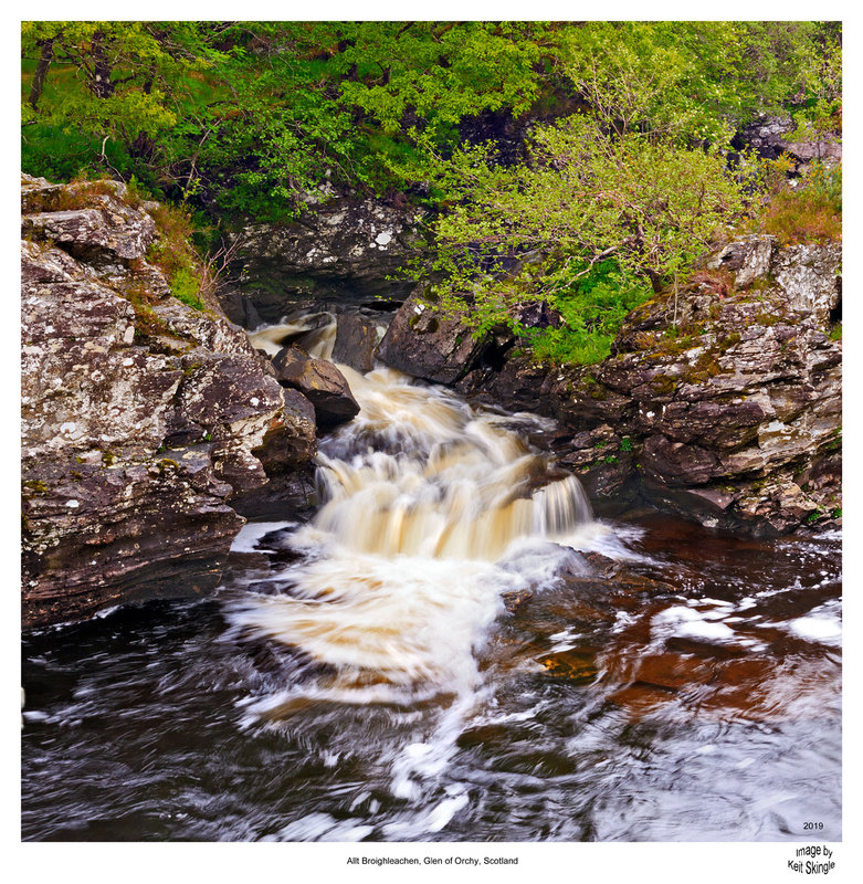 SCO_76541.jpg :: Small Waterfall at Allt Broighleachen in the Glen of Orchy, Scotland