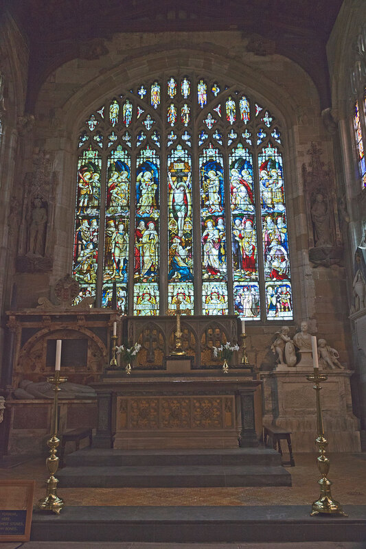 SFD21_013.jpg :: Stained glass window and High Alter in Holy Trinity Church, Statford-upon-Avon, Warwickshire