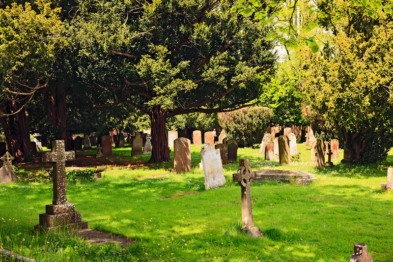 SFD21_020.jpg :: Grave stones in Holy Trinity Churchyard, Stratford-upon-Avon, Warwickshire, England