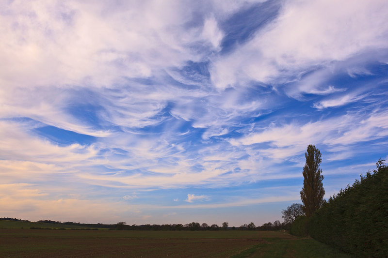 SKY420_006w.jpg :: Cirrus Clouds over Lincolnshire