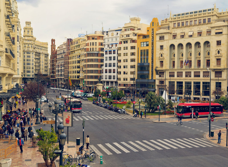 SPN_8066(1).jpg :: View up Avenue Marqués de Sotelo and the Plaza del Ayuntamienta from the City Hall balcony in Valencia
