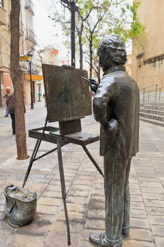 SPN_8201(1).jpg :: Bronze figure of an Artist outside the Cathedral del Santa Maria Castellon Spain