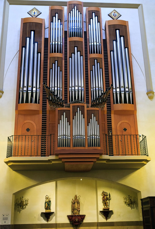 SPN_8204(1).jpg :: The Organ inside Cathedral del Santa Maria in Castellon de la Plana, Spain