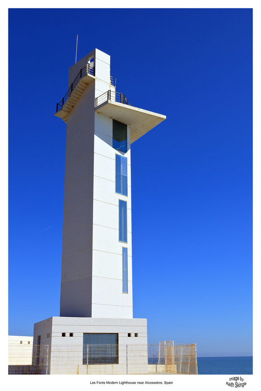SPN_9387(1).jpg :: Modern Lighthouse at Alcossebre, Spain